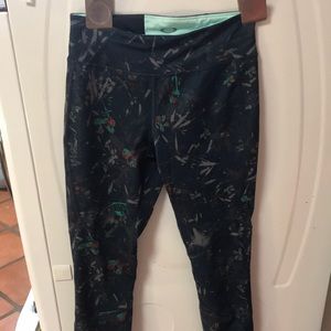 Oakley mid-calf work out pants